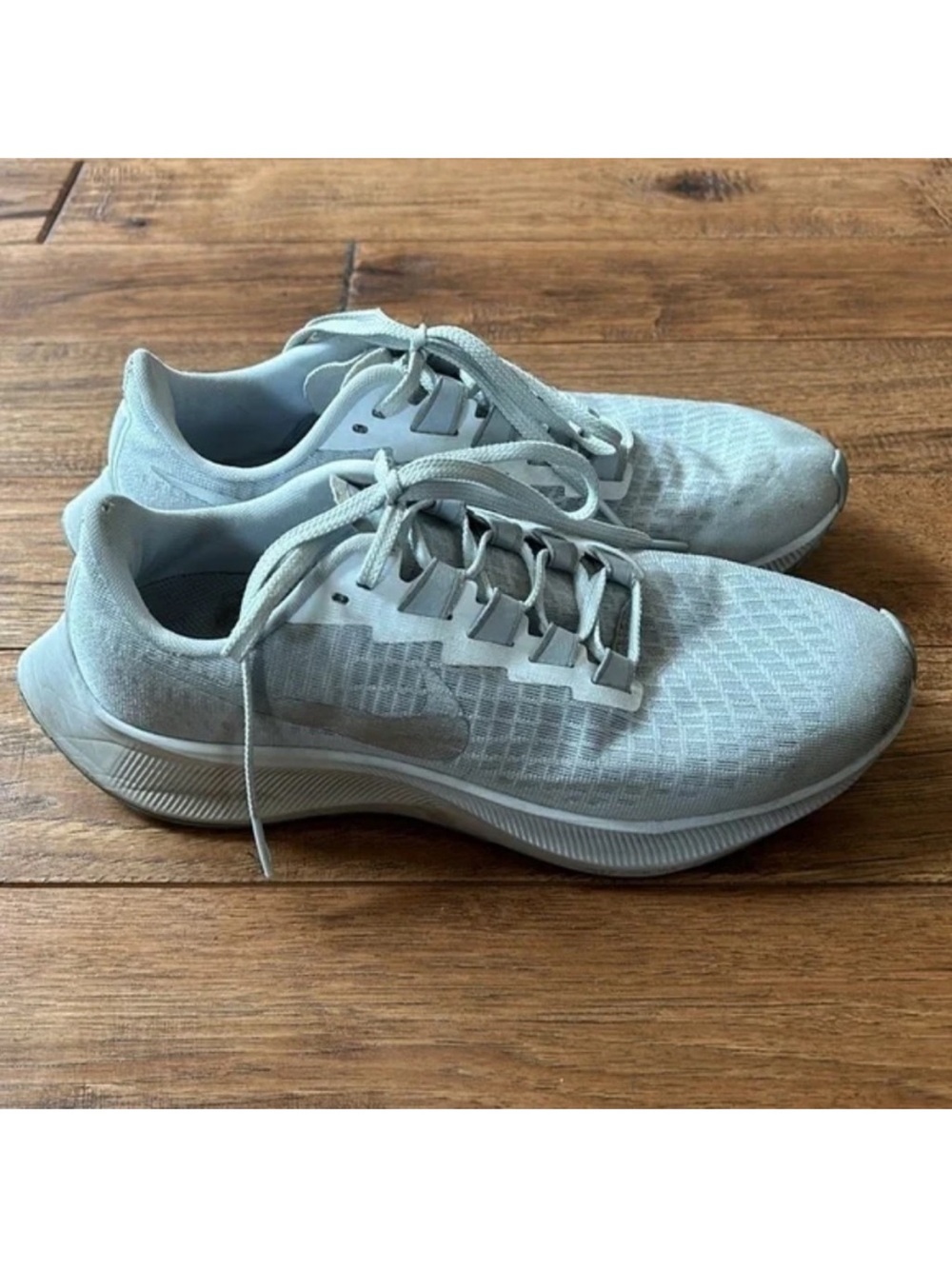 Nike Air Zoom Pegasus 37 Road Running Shoes Silver & Gray Women's Size 8.5